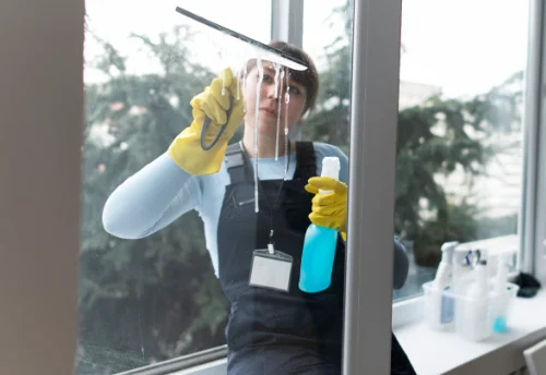 Nettoyage de vitres intérieures et extérieures à Penguily